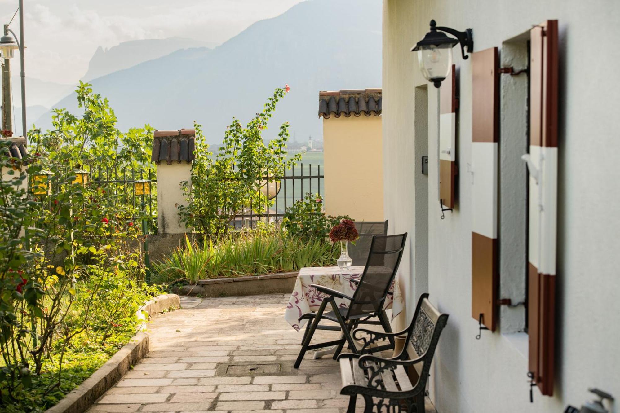 Apartments Schloss Paschbach Appiano Sulla Strada Del Vino Exterior foto