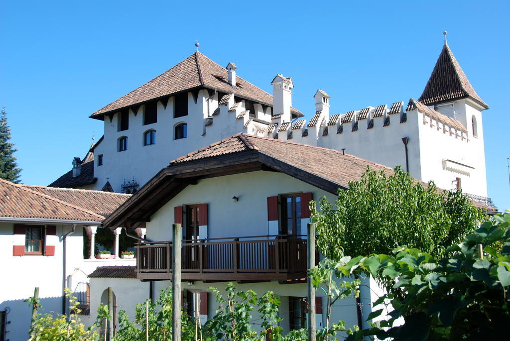 Apartments Schloss Paschbach Appiano Sulla Strada Del Vino Habitación foto
