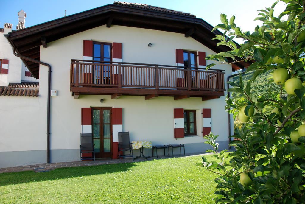 Apartments Schloss Paschbach Appiano Sulla Strada Del Vino Habitación foto