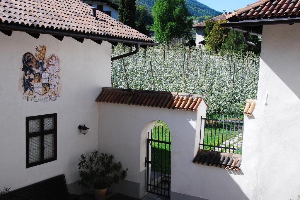 Apartments Schloss Paschbach Appiano Sulla Strada Del Vino Exterior foto