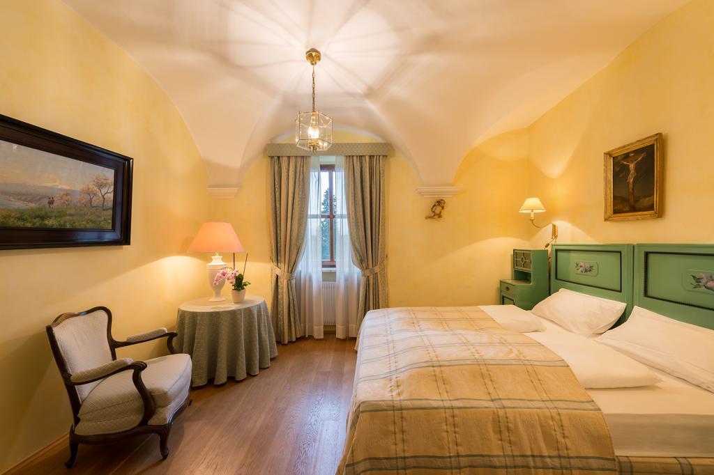 Apartments Schloss Paschbach Appiano Sulla Strada Del Vino Exterior foto